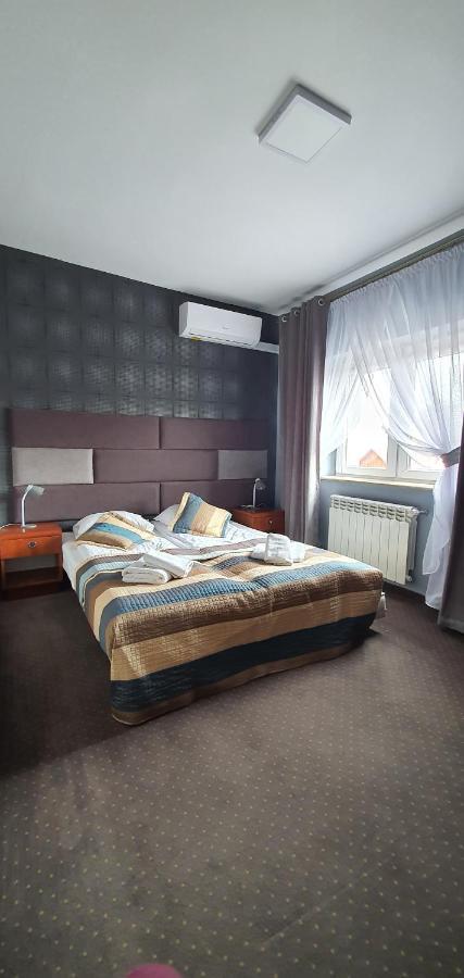 Hotel Bursztynowy Jozefow na Wisla Bagian luar foto