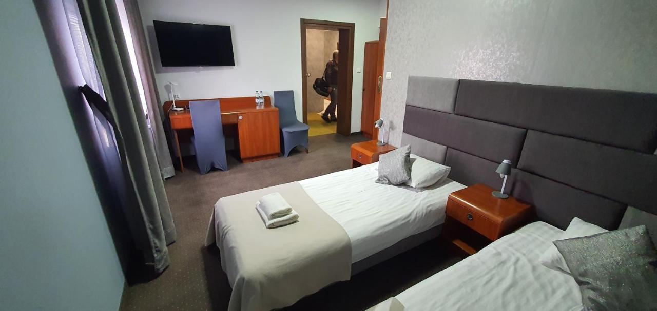 Hotel Bursztynowy Jozefow na Wisla Bagian luar foto