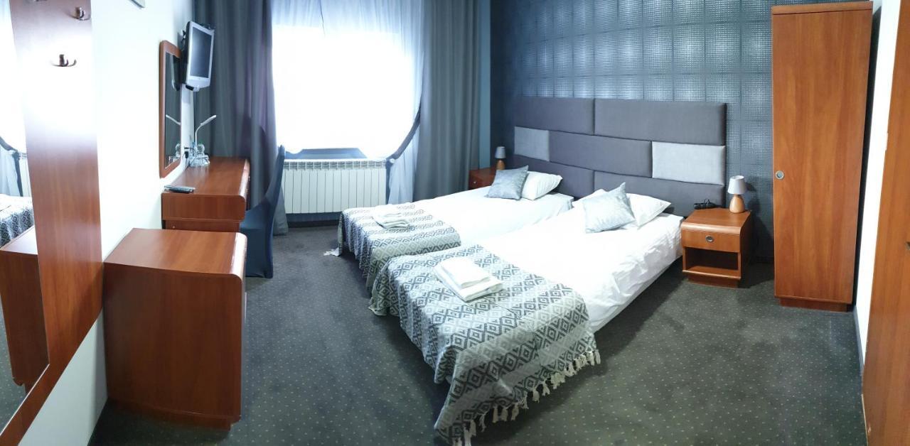 Hotel Bursztynowy Jozefow na Wisla Bagian luar foto