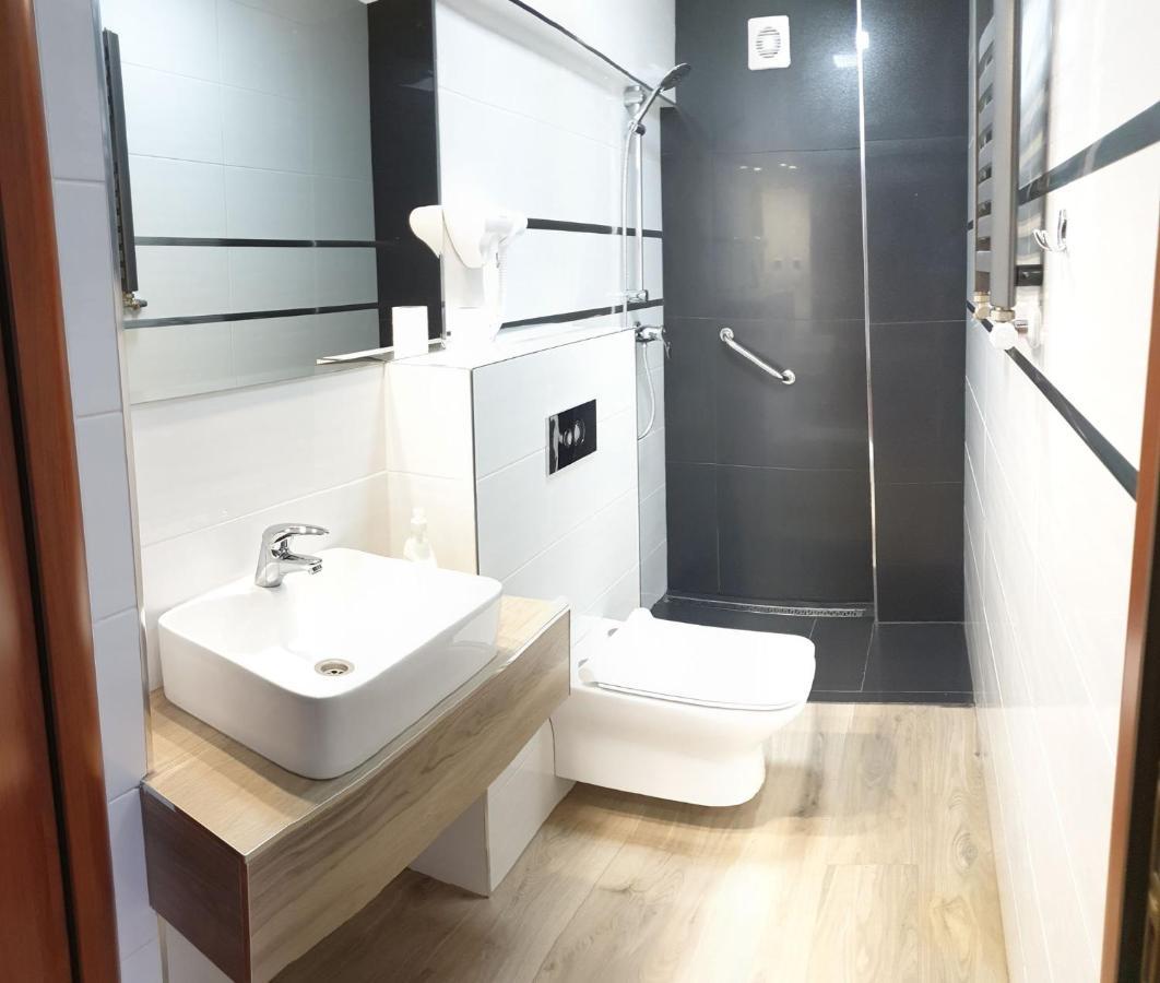 Hotel Bursztynowy Jozefow na Wisla Bagian luar foto
